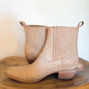 NWOT Sacha Western Bootie